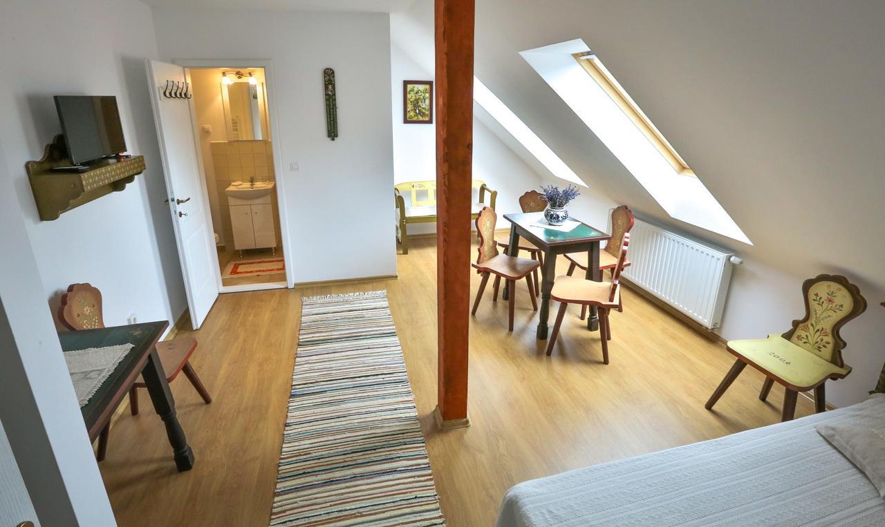 Casa Julia Hotell Odorheiu Secuiesc Exteriör bild